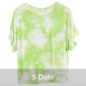 Lularoe Dahl Top - Size Small